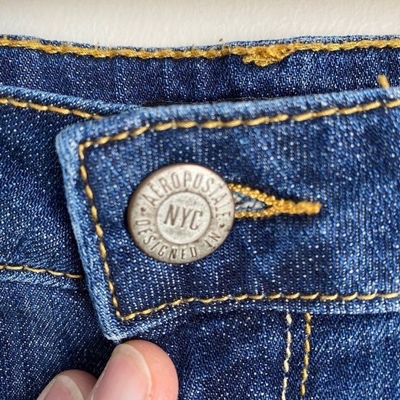 Aeropostale Midi Women's Denim Rolled Hem Ripped Jean Shorts Size 2 - Picture 4 of 12